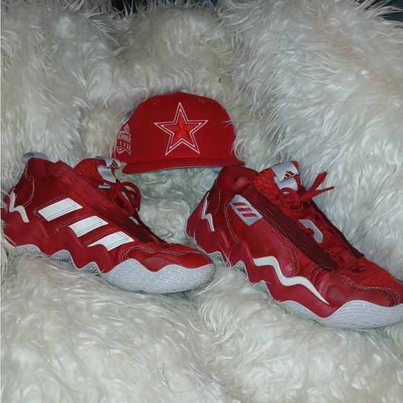 Adidas sneakers, size 11, and Cowboys hat size 6 3/4 - Picture 3 of 3